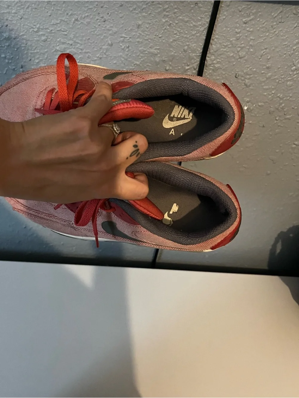 Nike Men’s Pink/ Red Athletic Sneakers